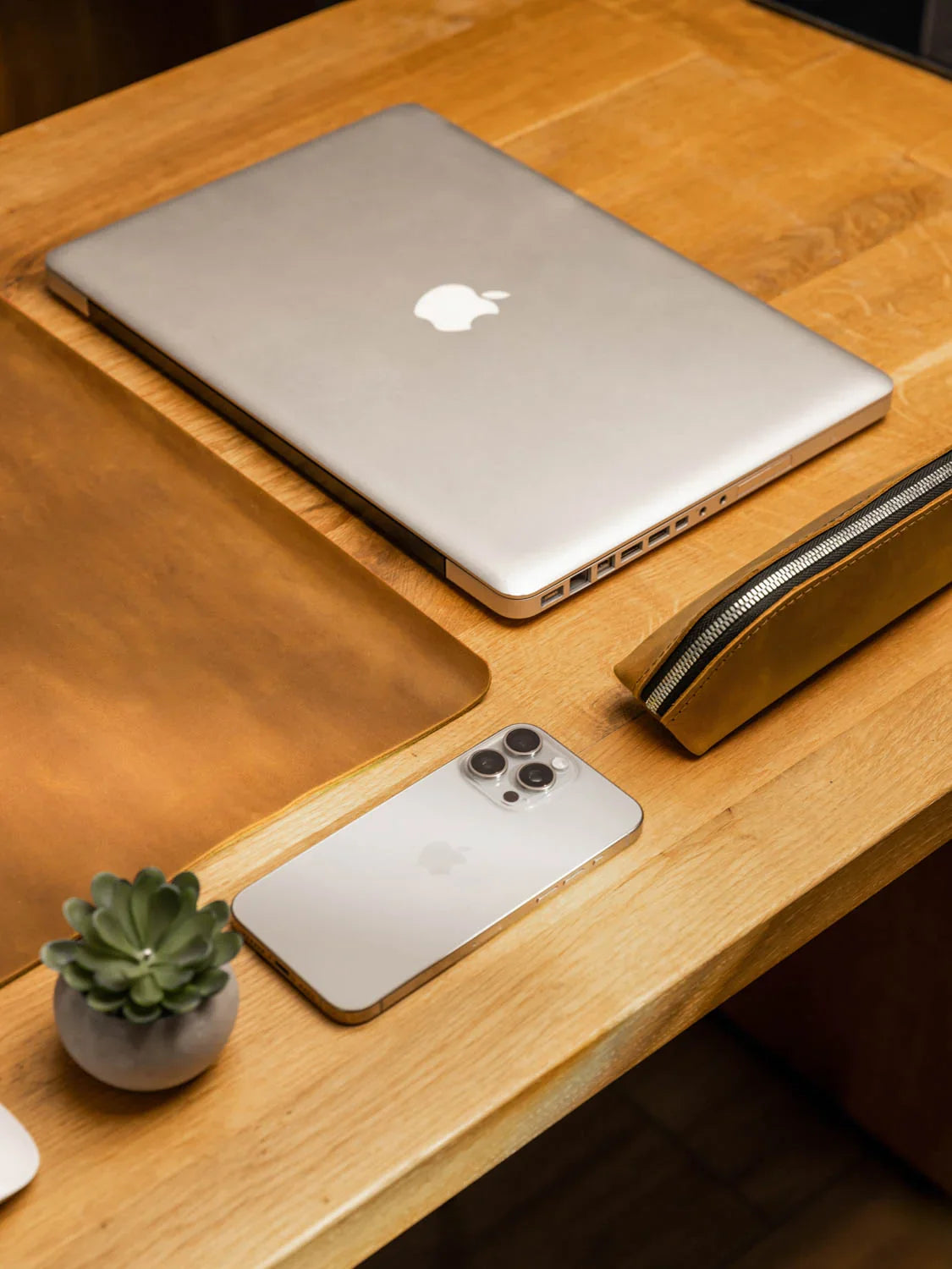 Crazy Horse Leather Desk Pad – Rustic Desk Mat for Office or Home