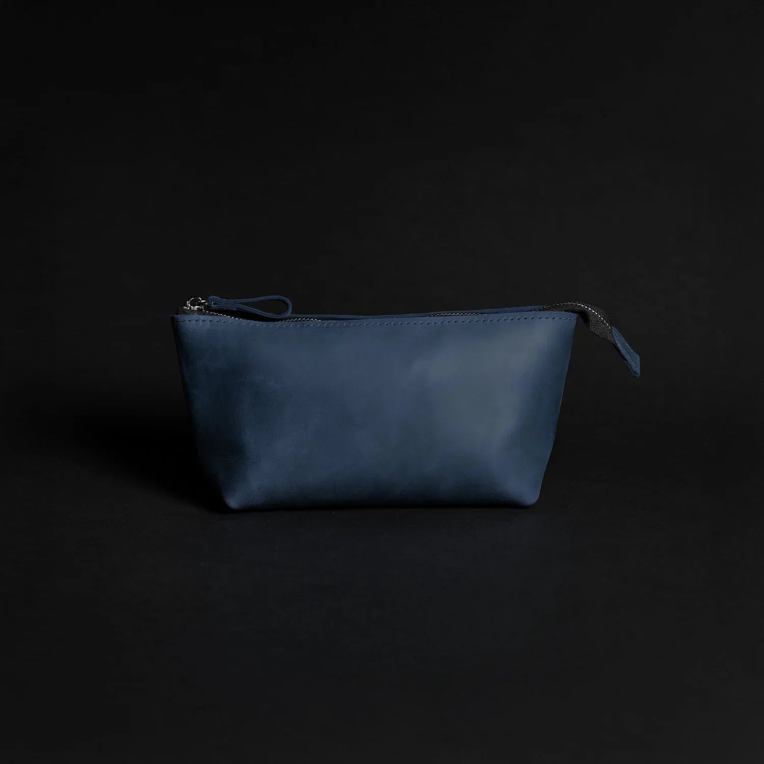 Leather Cosmetic Travel Bag – Matte Waxed Finish | Allure