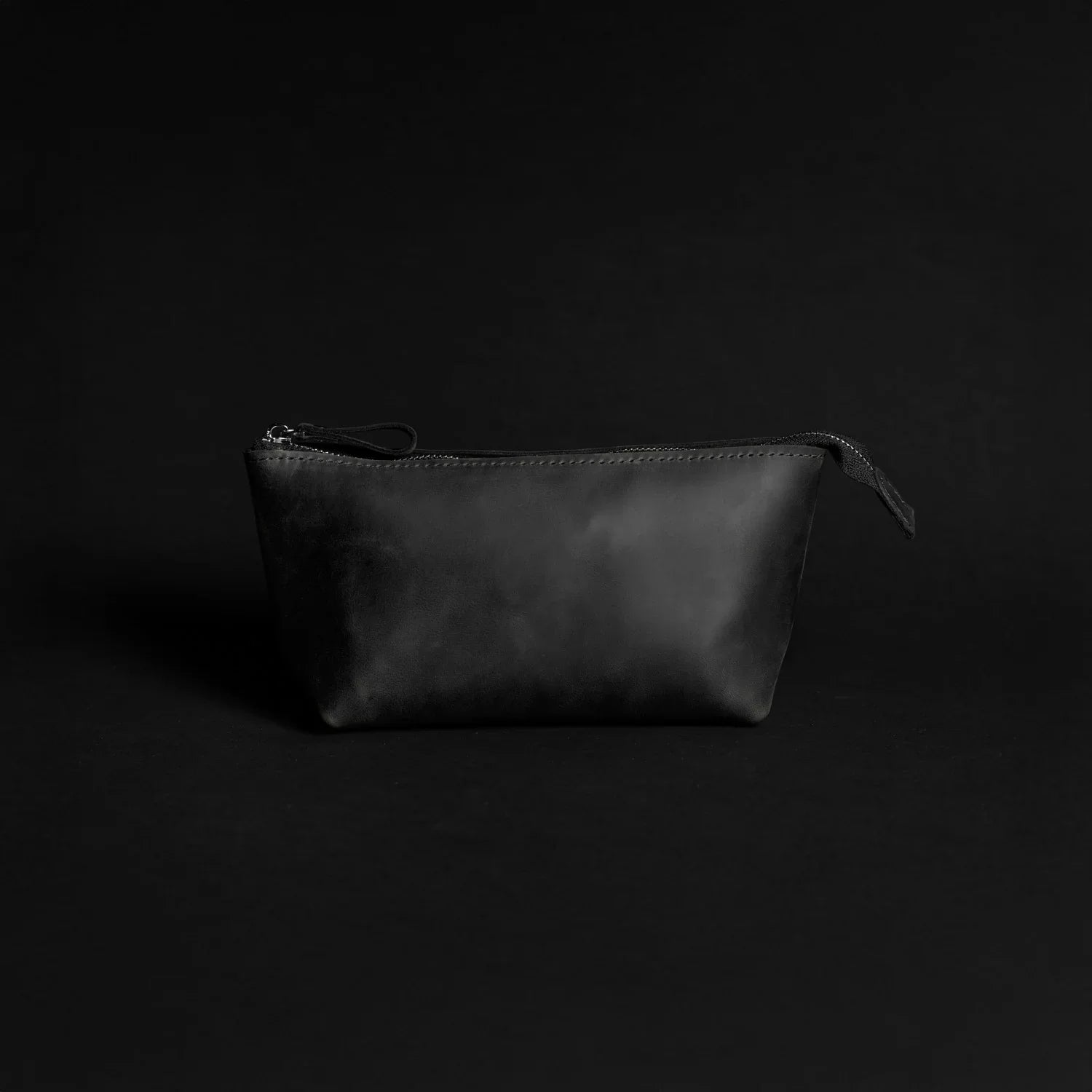 Leather Cosmetic Travel Bag – Matte Waxed Finish | Allure
