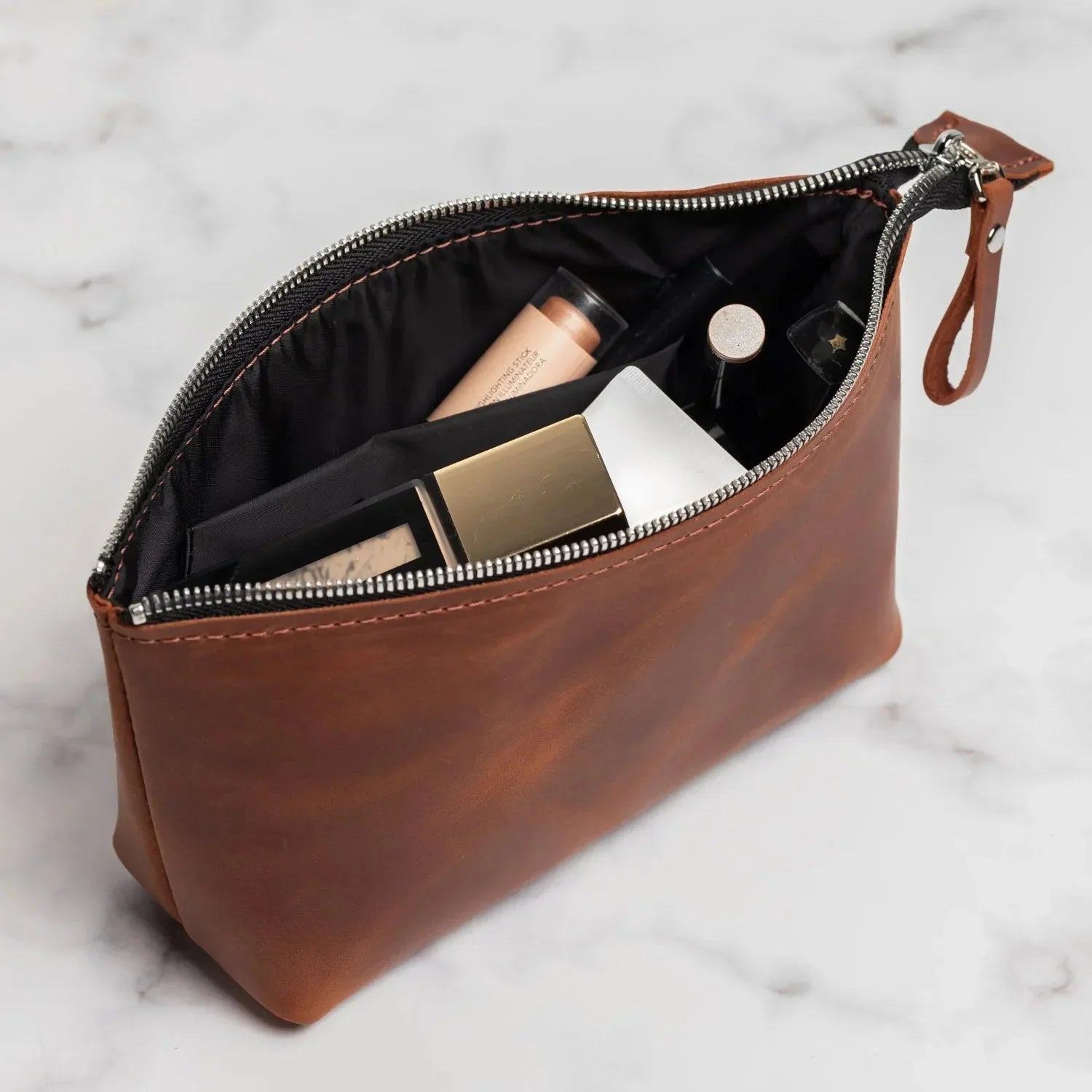 Leather Cosmetic Travel Bag – Matte Waxed Finish | Allure