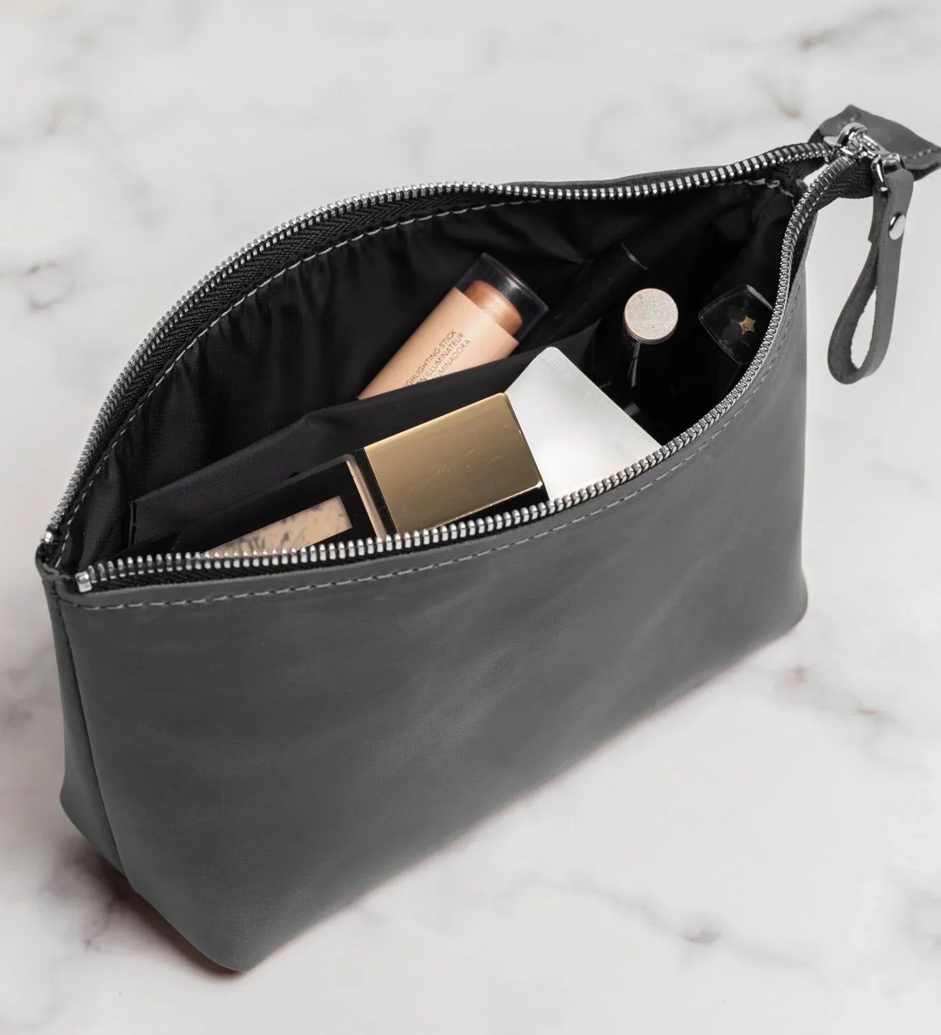 Leather Cosmetic Travel Bag – Matte Waxed Finish | Allure