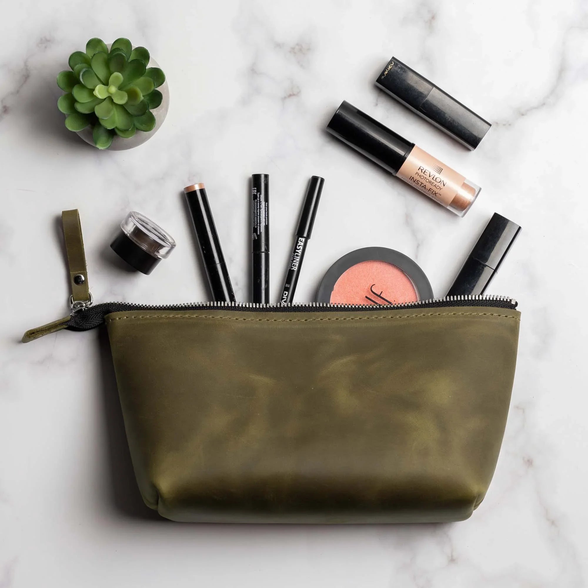 Leather Cosmetic Travel Bag – Matte Waxed Finish | Allure