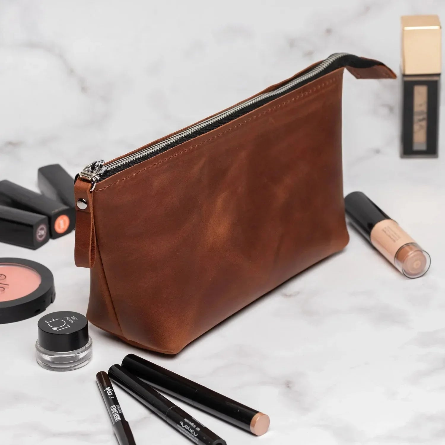 Leather Cosmetic Travel Bag – Matte Waxed Finish | Allure