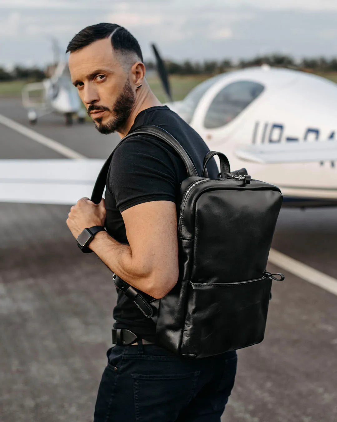 Smooth Leather Backpack for Everyday – fits Laptop 15.6/17'' | Nomad