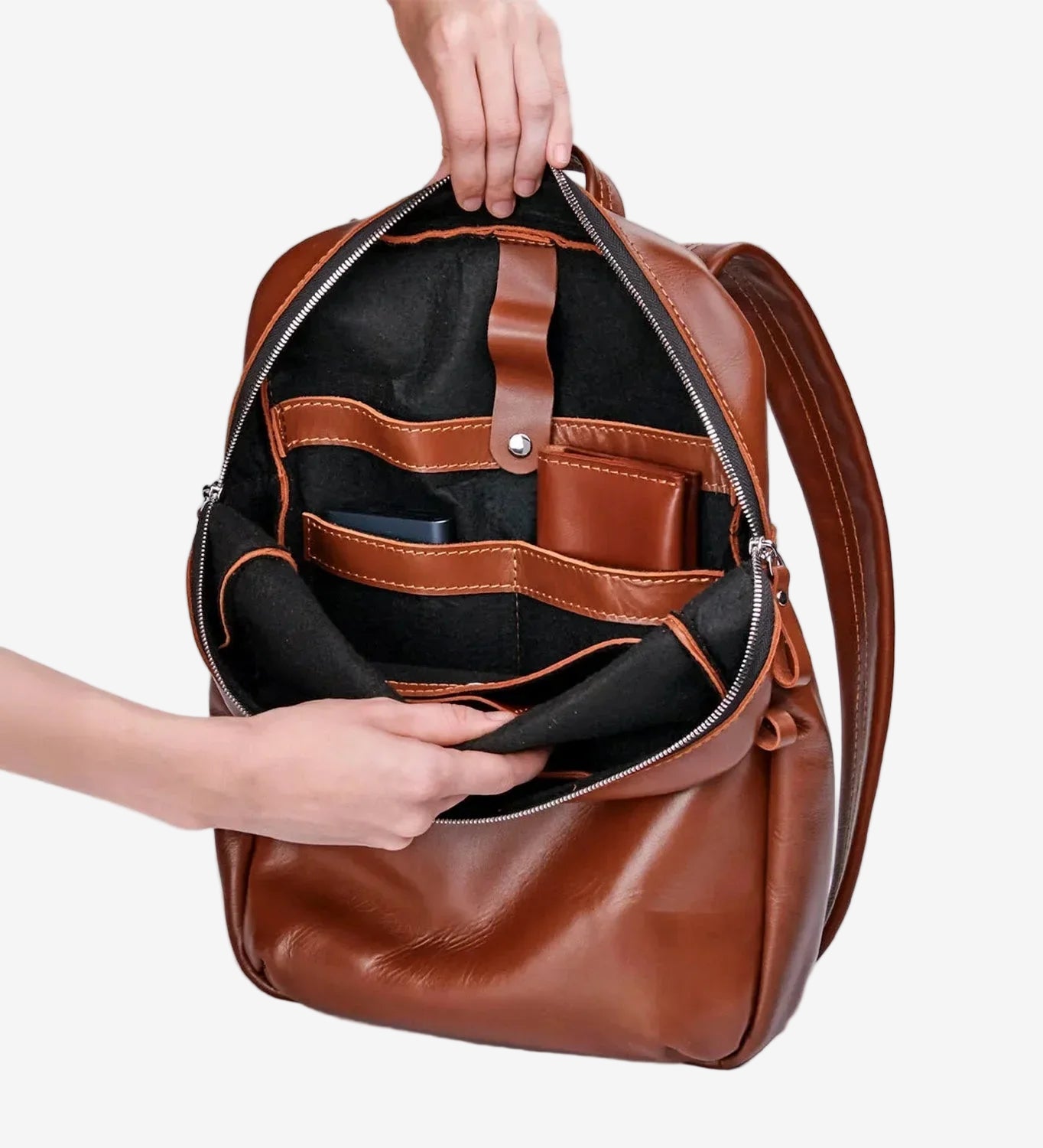 Smooth Leather Backpack for Everyday – fits Laptop 15.6/17'' | Nomad