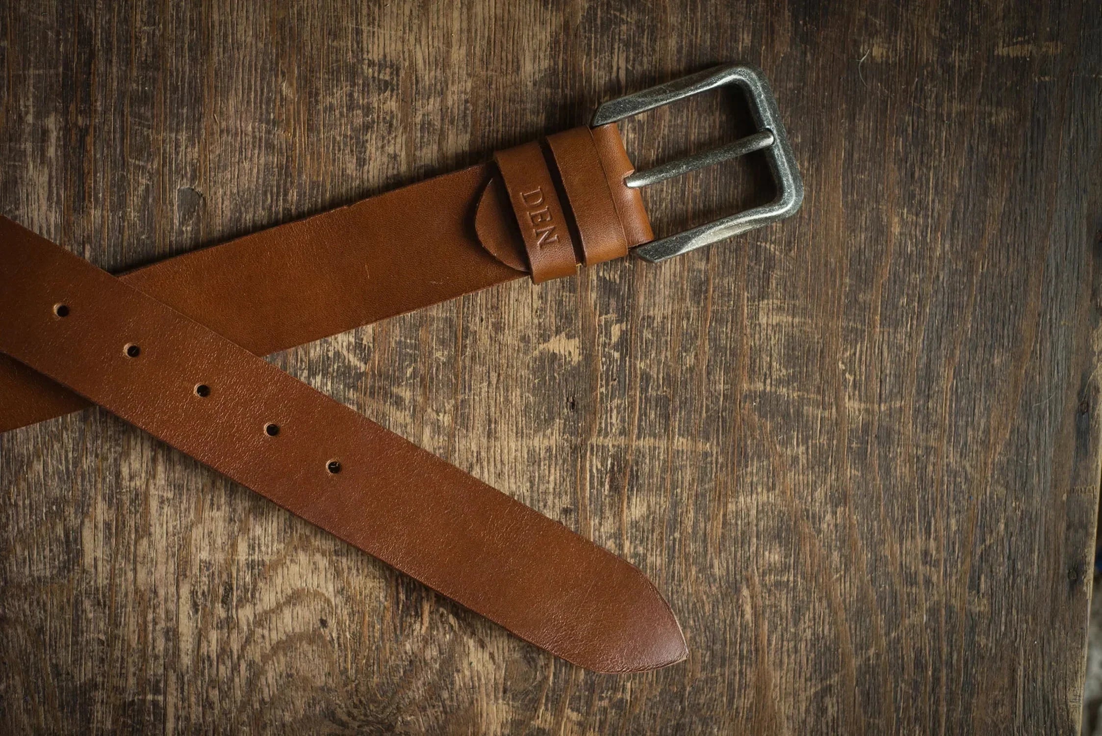 Men’s 1.5" Veg-Tanned Leather Belt with Antique Silver Buckle