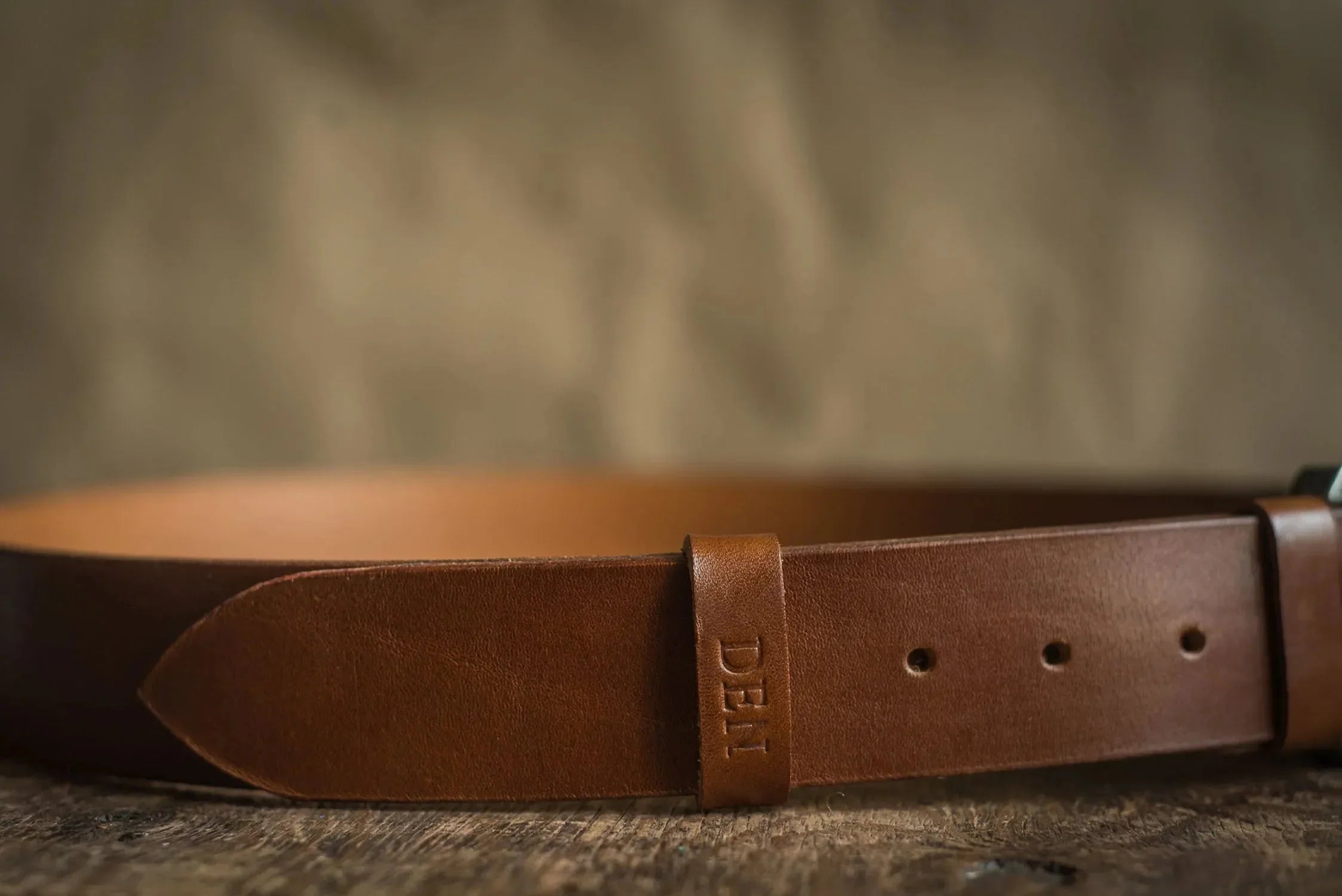 Men’s 1.5" Veg-Tanned Leather Belt with Antique Silver Buckle