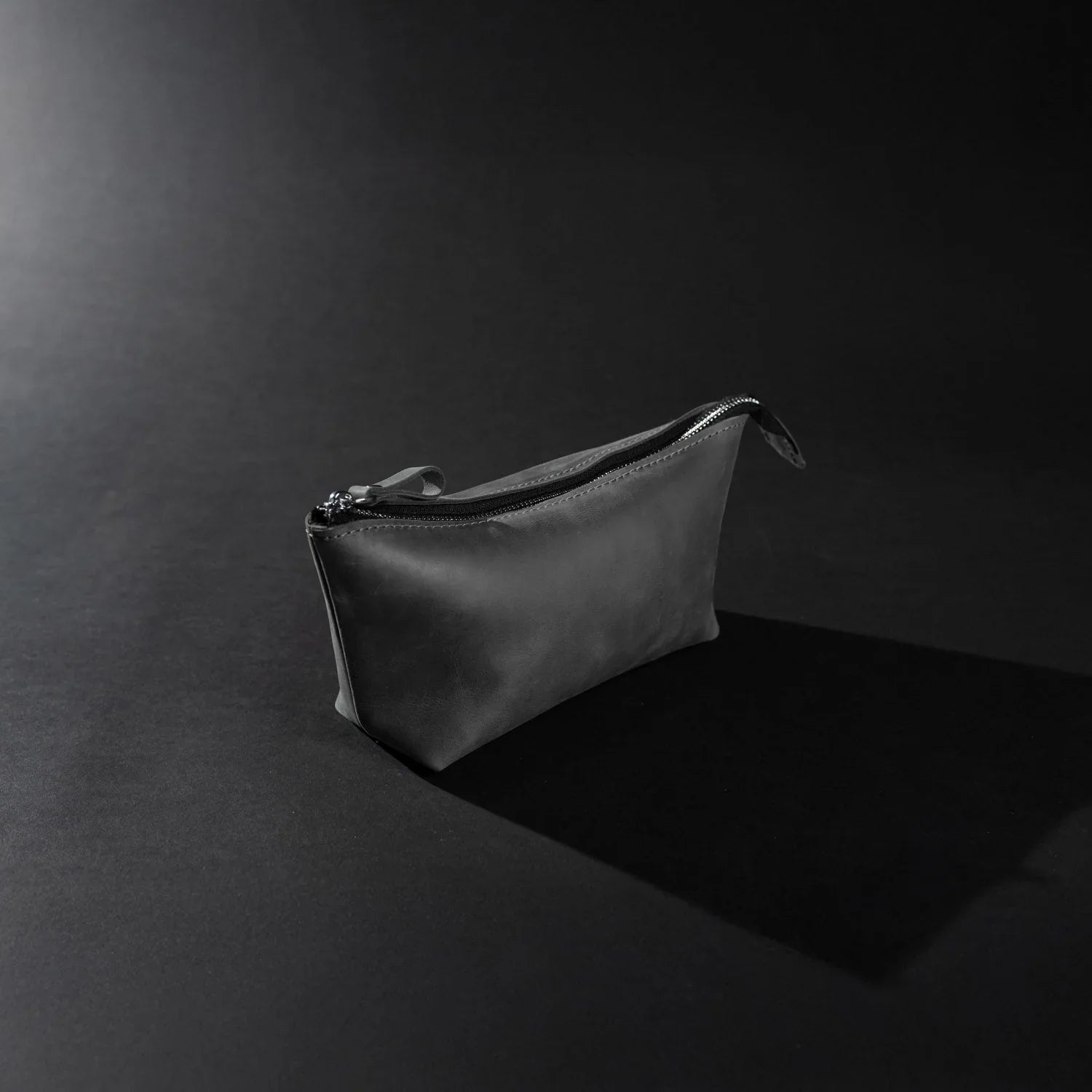 Leather Cosmetic Travel Bag – Matte Waxed Finish | Allure