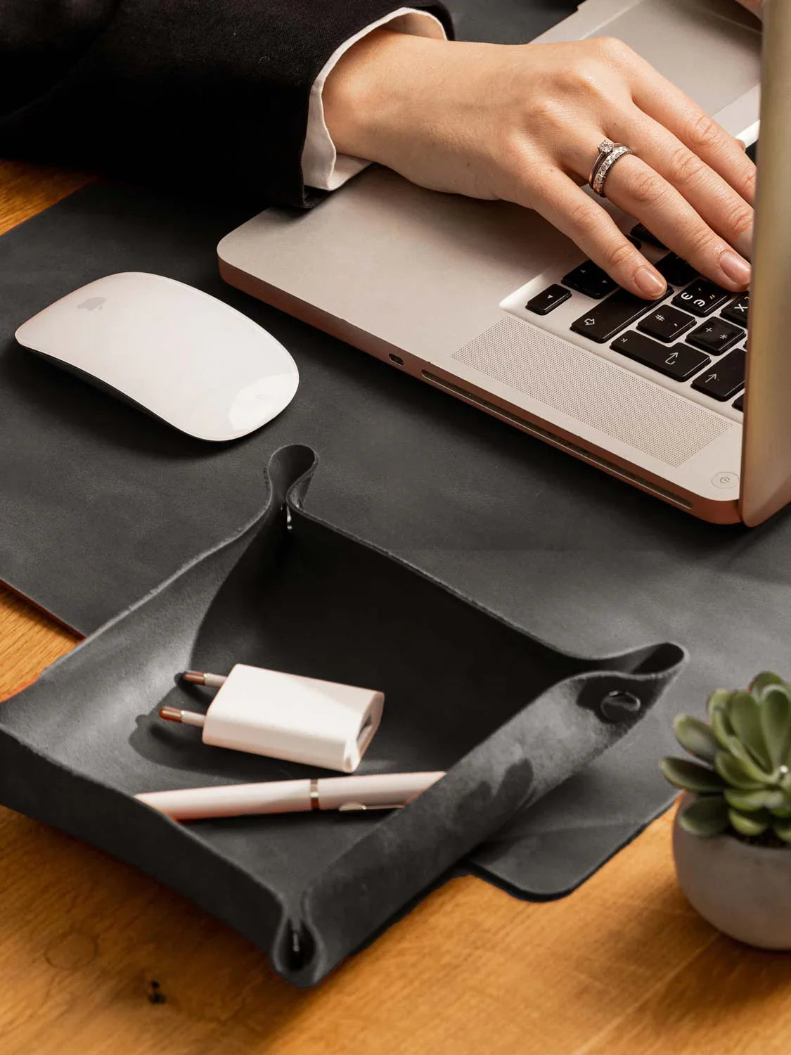 Crazy Horse Leather Desk Pad – Rustic Desk Mat for Office or Home