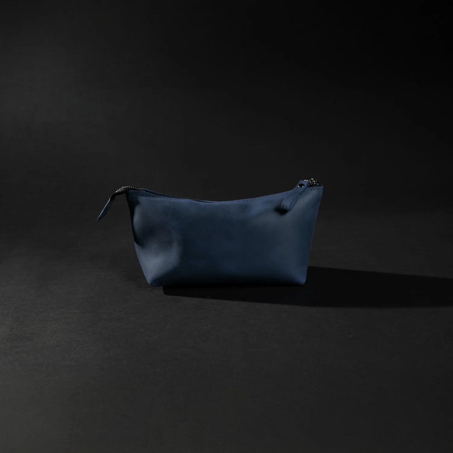 Leather Cosmetic Travel Bag – Matte Waxed Finish | Allure