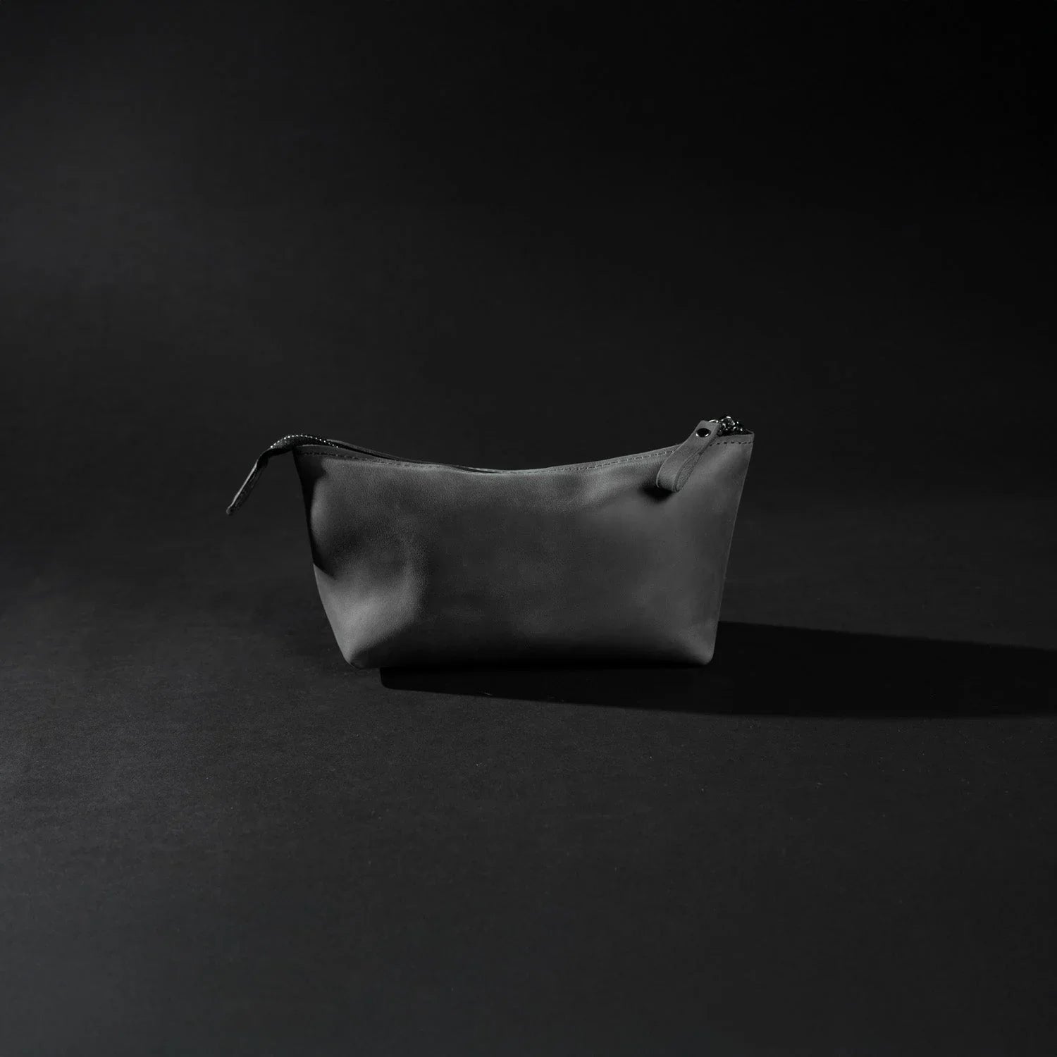 Leather Cosmetic Travel Bag – Matte Waxed Finish | Allure