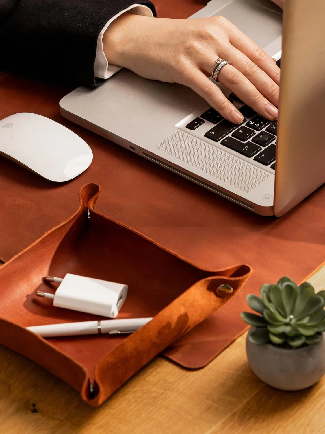 Crazy Horse Leather Desk Pad – Rustic Desk Mat for Office or Home