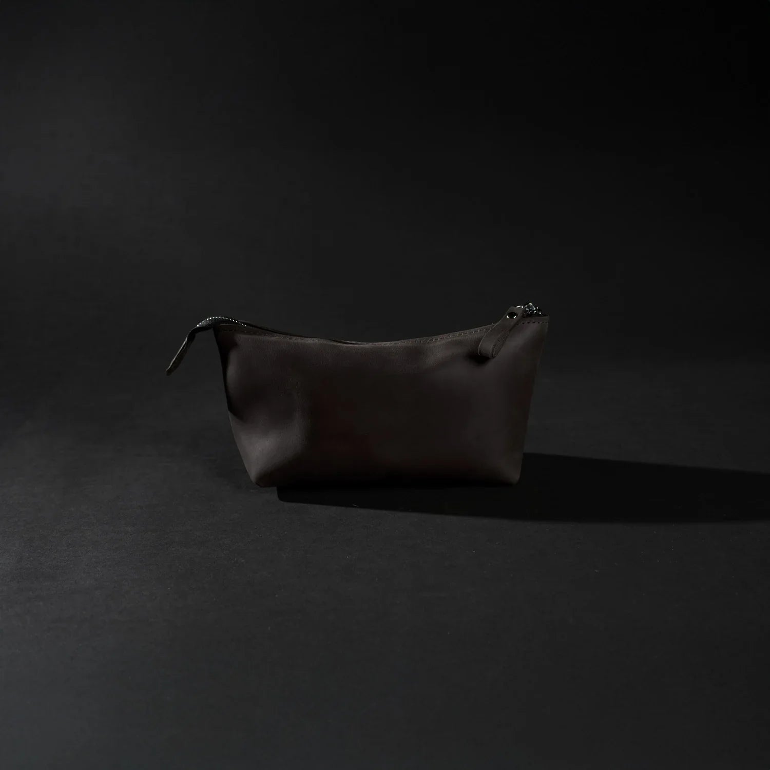 Leather Cosmetic Travel Bag – Matte Waxed Finish | Allure