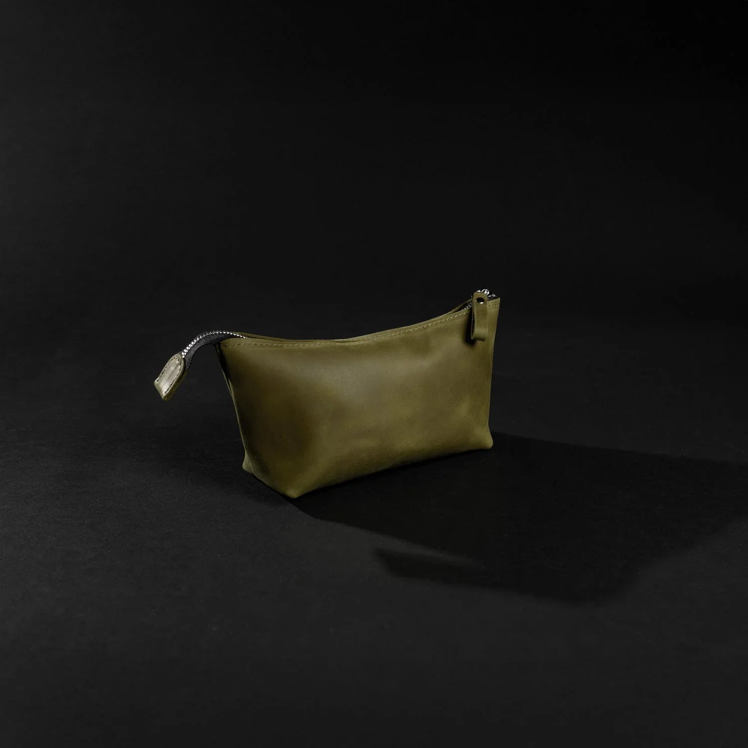 Leather Cosmetic Travel Bag – Matte Waxed Finish | Allure