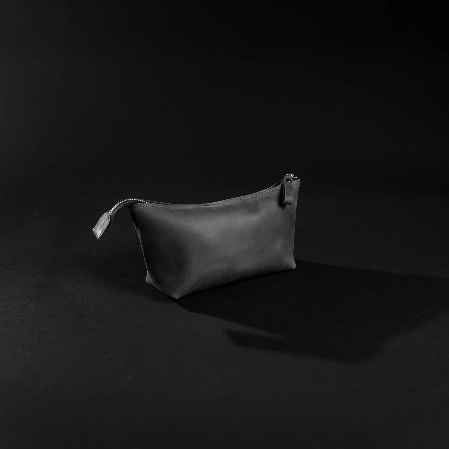 Leather Cosmetic Travel Bag – Matte Waxed Finish | Allure