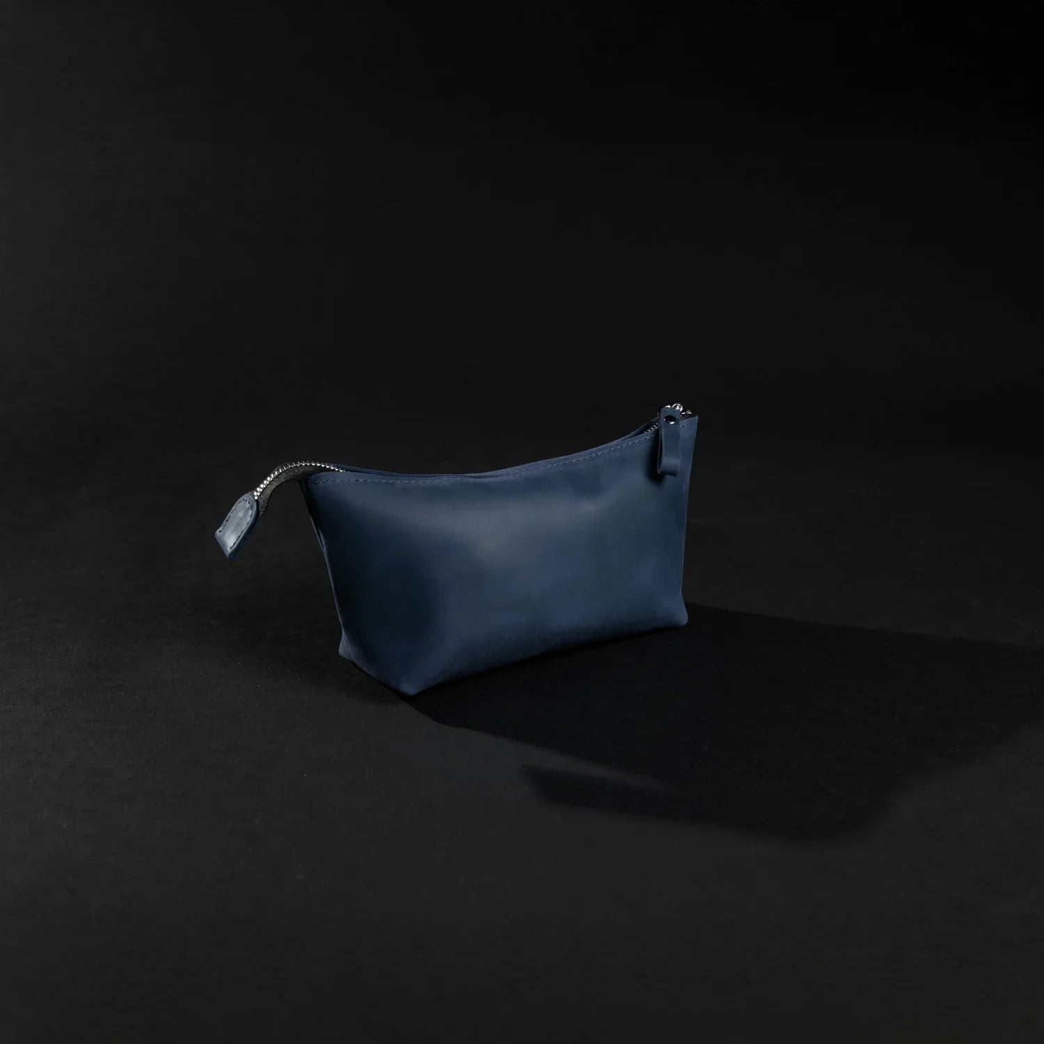 Leather Cosmetic Travel Bag – Matte Waxed Finish | Allure