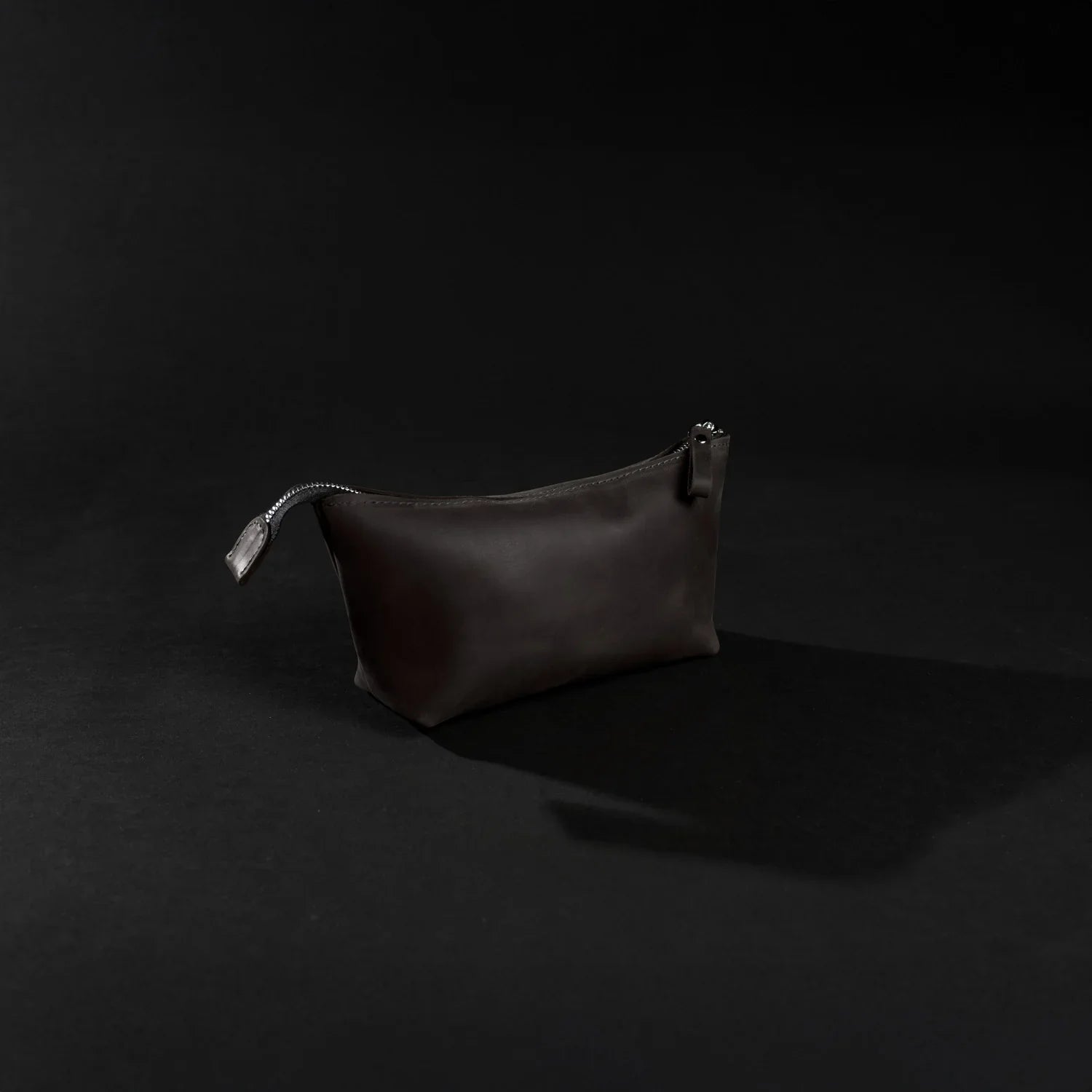 Leather Cosmetic Travel Bag – Matte Waxed Finish | Allure