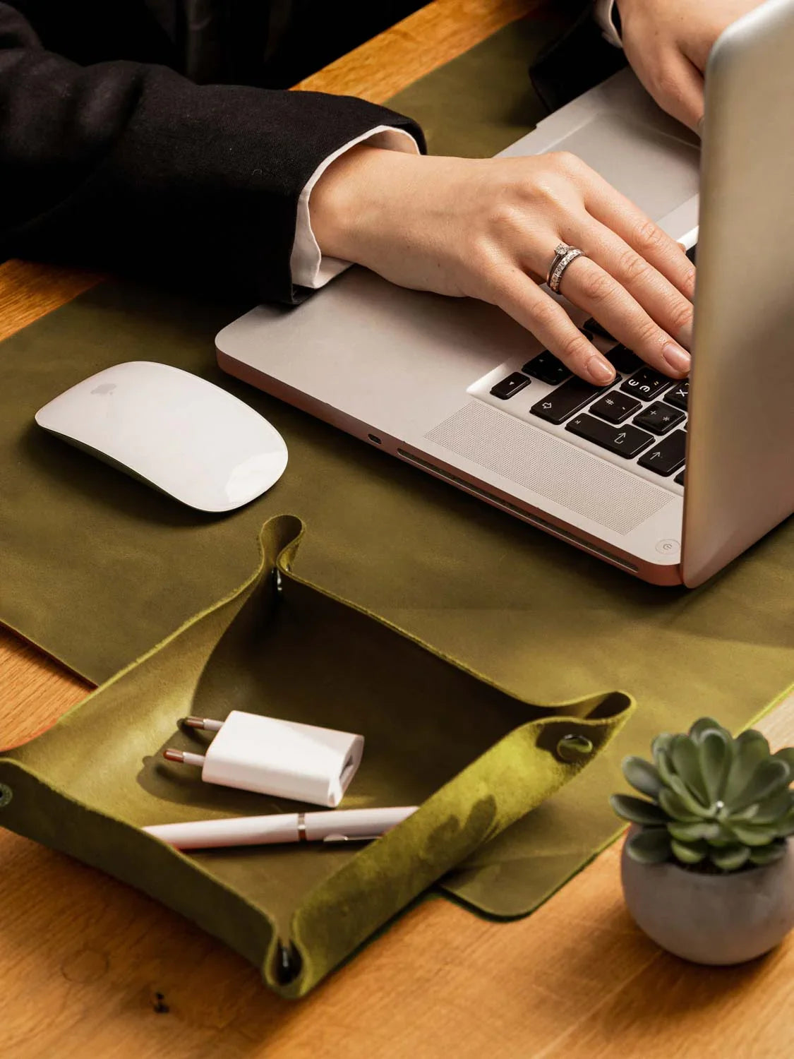 Crazy Horse Leather Desk Pad – Rustic Desk Mat for Office or Home