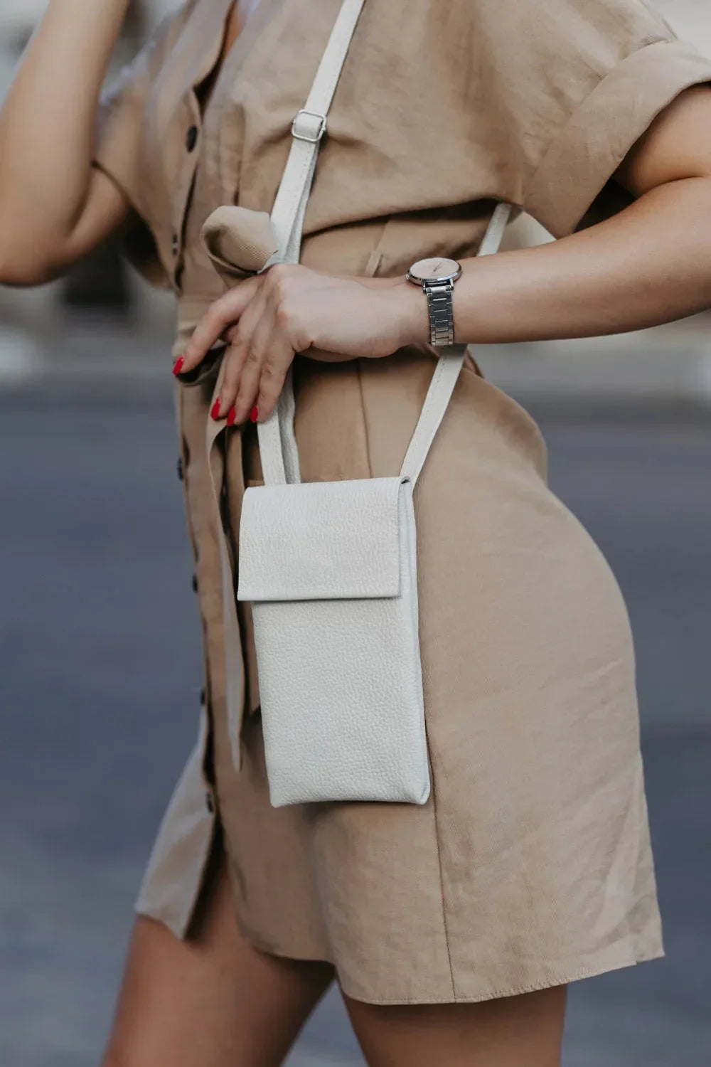 Minimalist Phone Pouch – Grainy Leather Crossbody Bag
