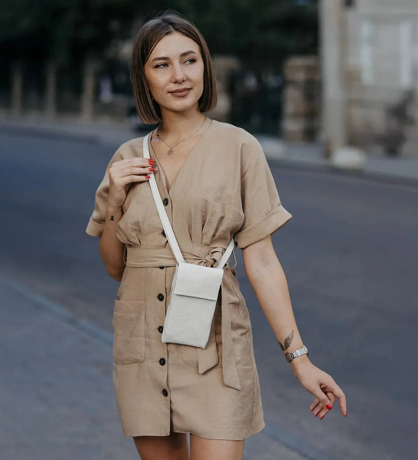 Minimalist Phone Pouch – Grainy Leather Crossbody Bag