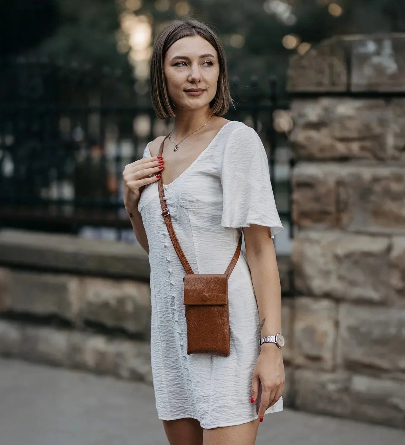 Minimalist Phone Pouch – Grainy Leather Crossbody Bag