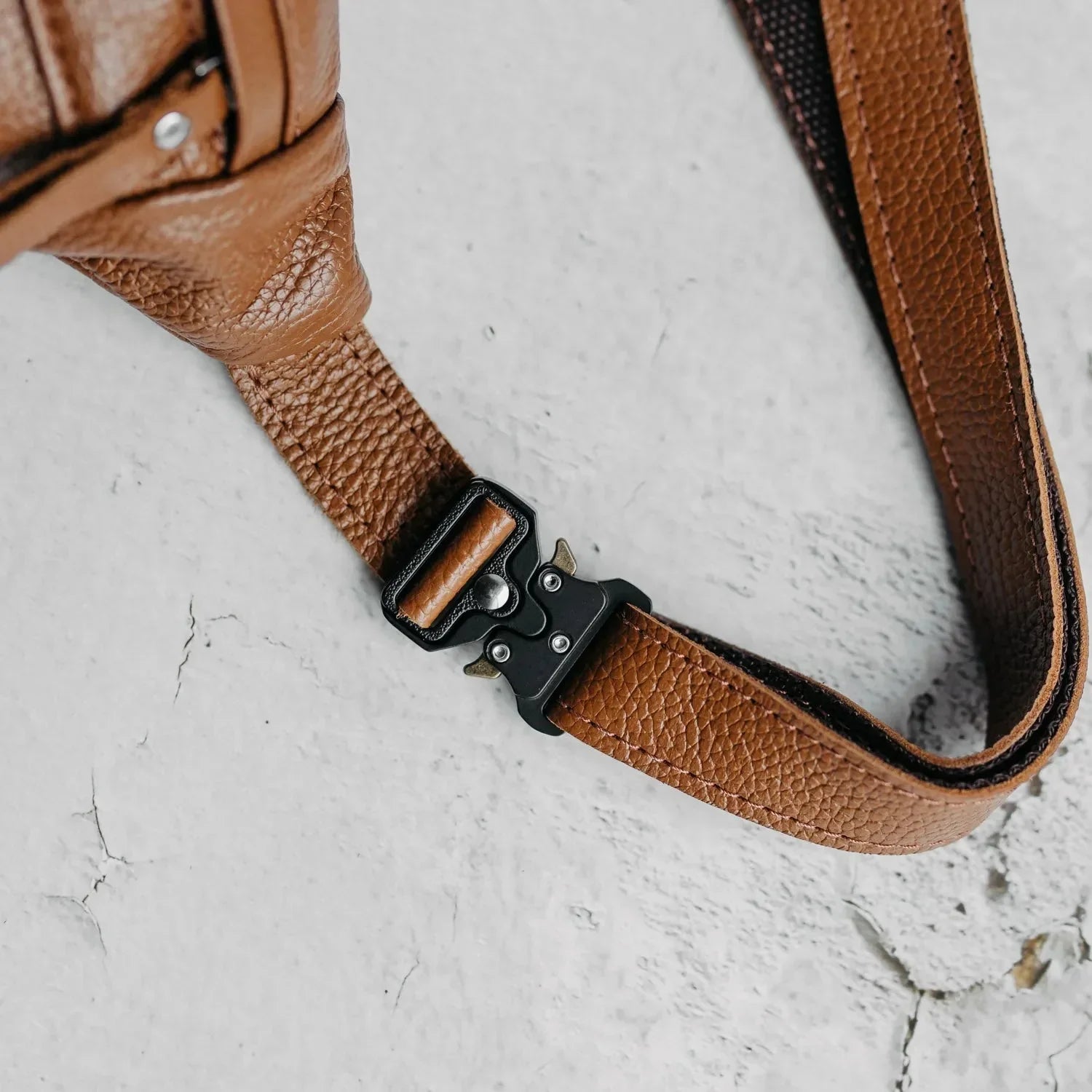 Grainy Leather Waist Bag with Zipper | B-Bag