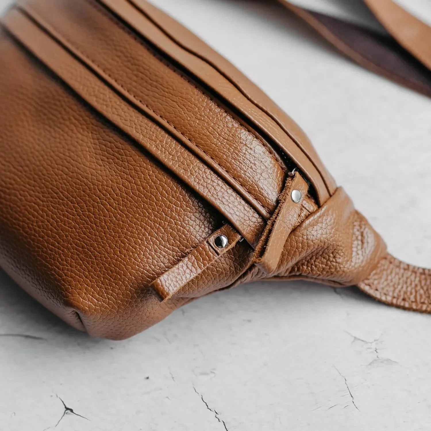 Grainy Leather Waist Bag with Zipper | B-Bag