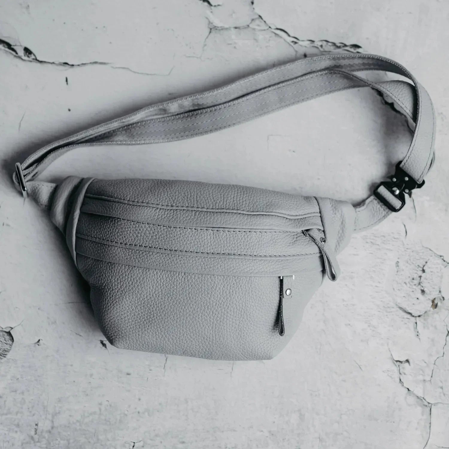Grainy Leather Waist Bag with Zipper | B-Bag