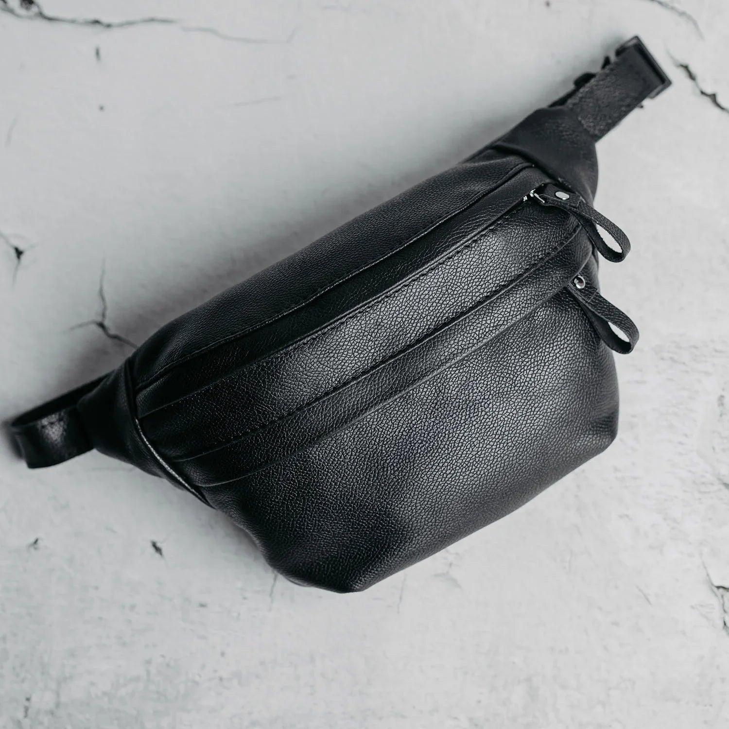 Leather Waist Bag with Zipper | Grainy Black - Wenderfarer