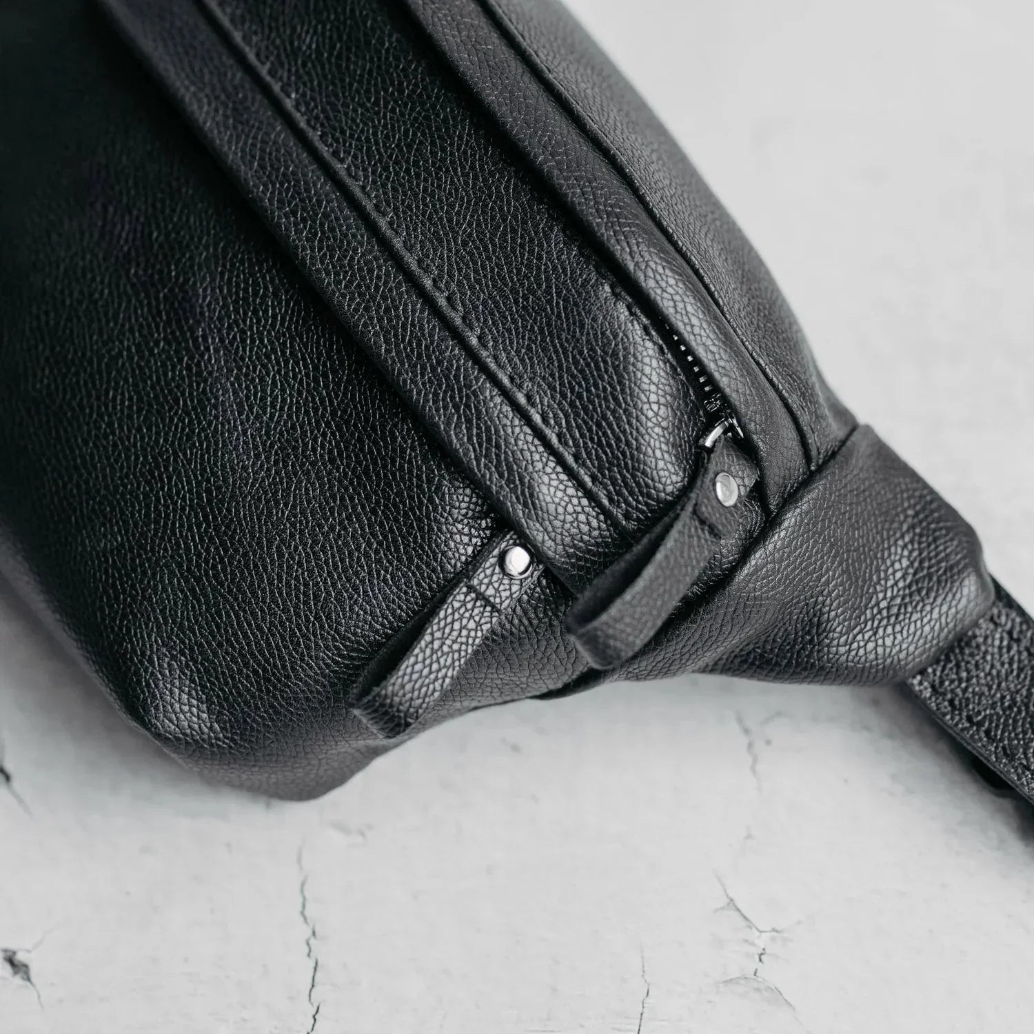Grainy Leather Waist Bag with Zipper | B-Bag
