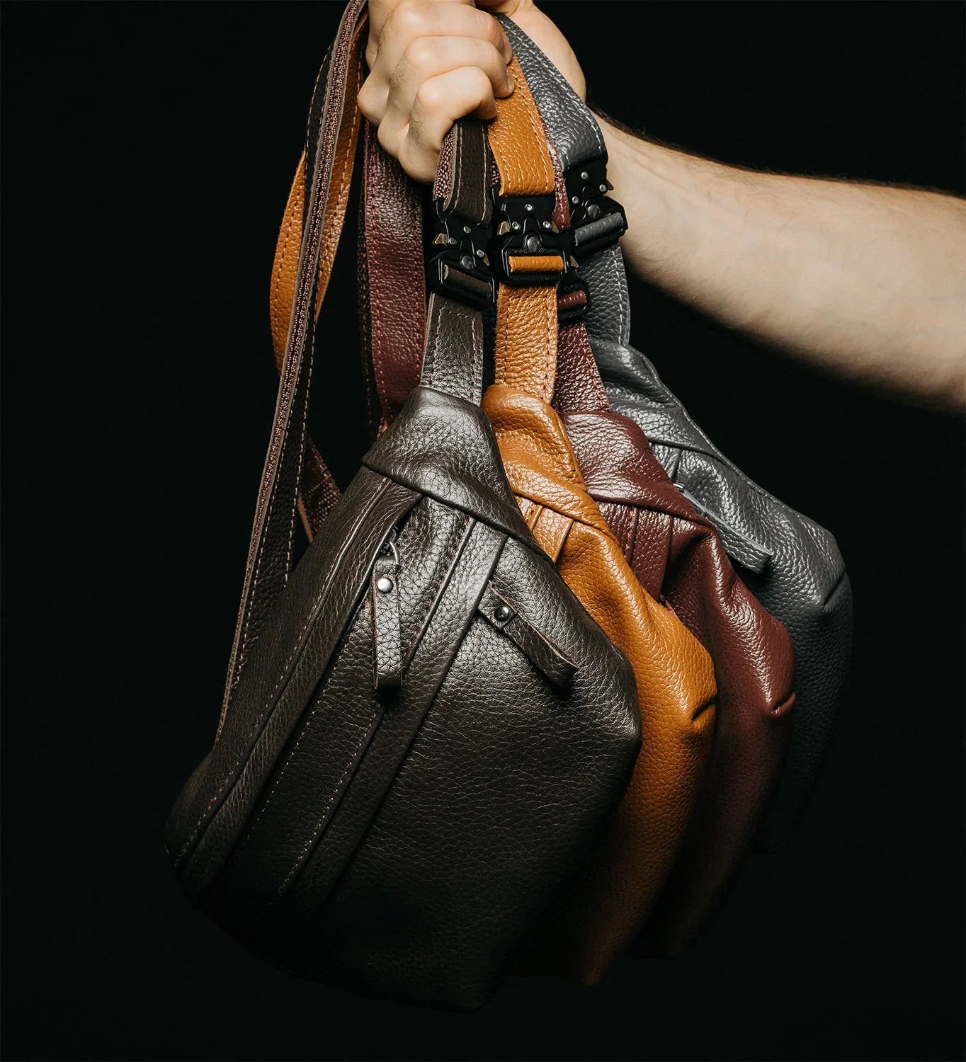 Leather Waist Bag with Zipper | Grainy Black - Wenderfarer