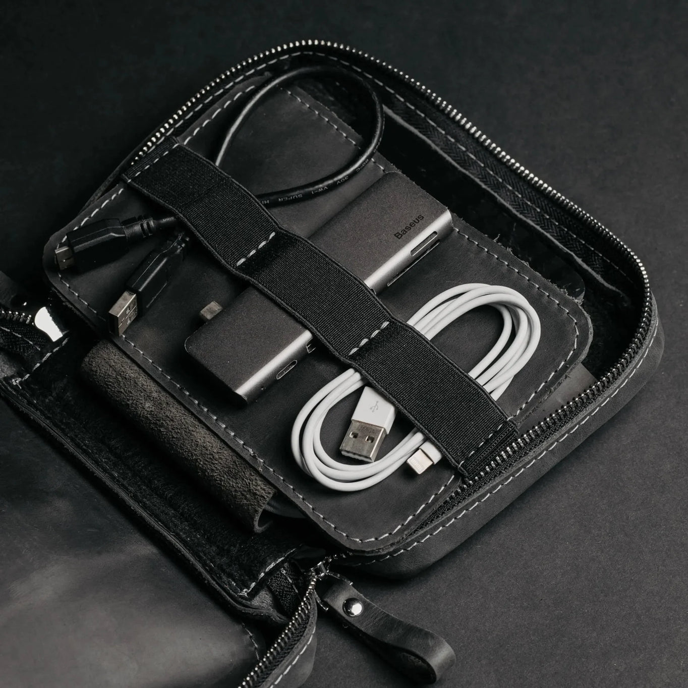 Leather Organizer for Cables & Tech | Smoky Grey - Wenderfarer