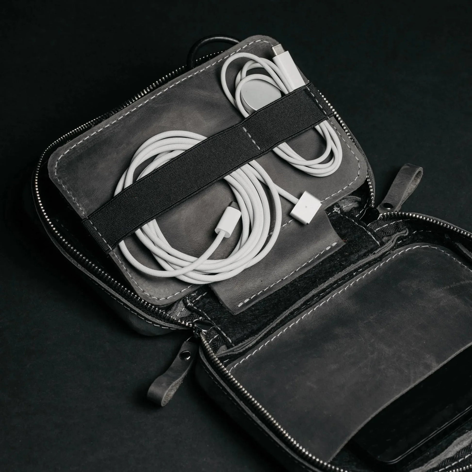 Leather Organizer for Cables & Tech | Smoky Grey - Wenderfarer