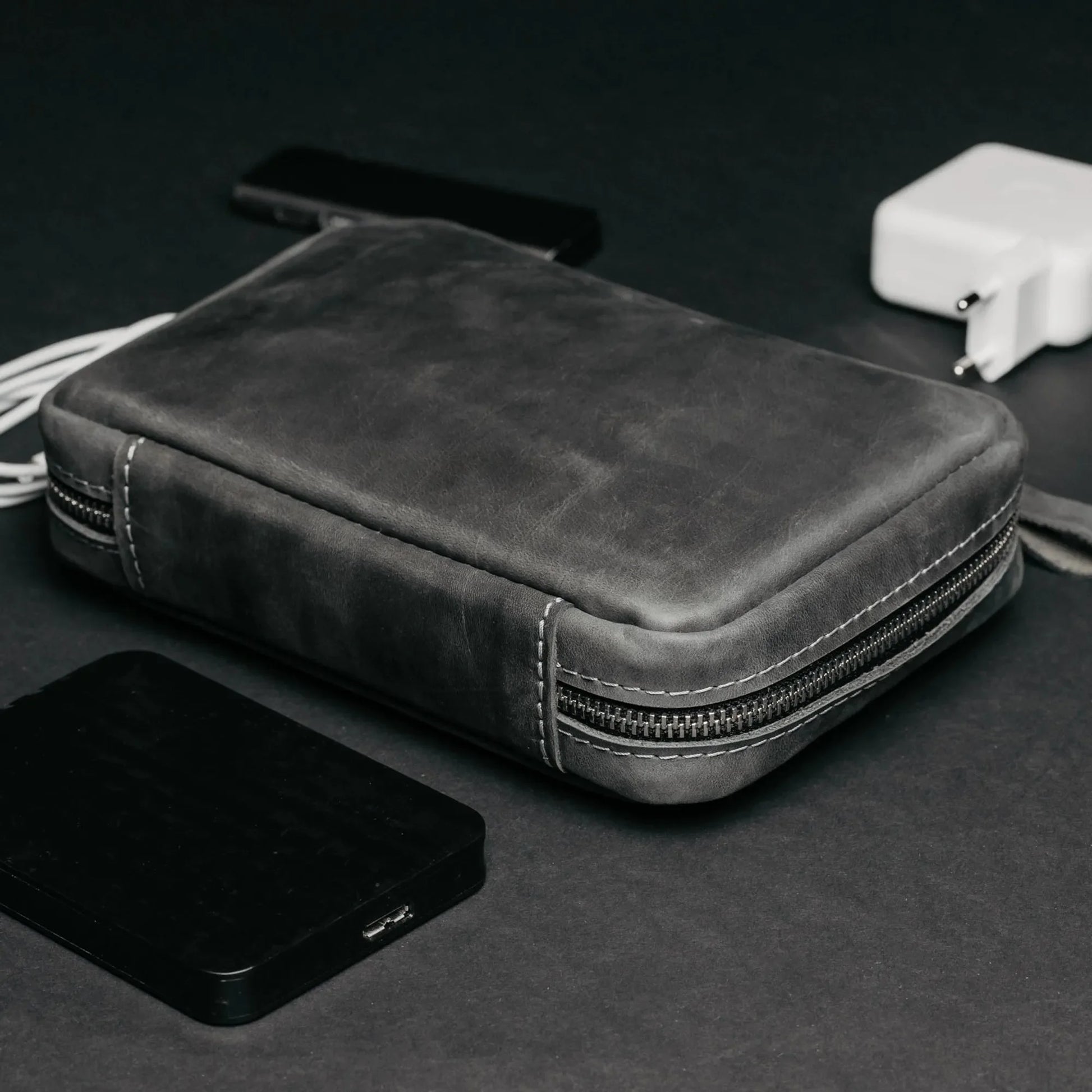 Leather Organizer for Cables & Tech | Smoky Grey - Wenderfarer