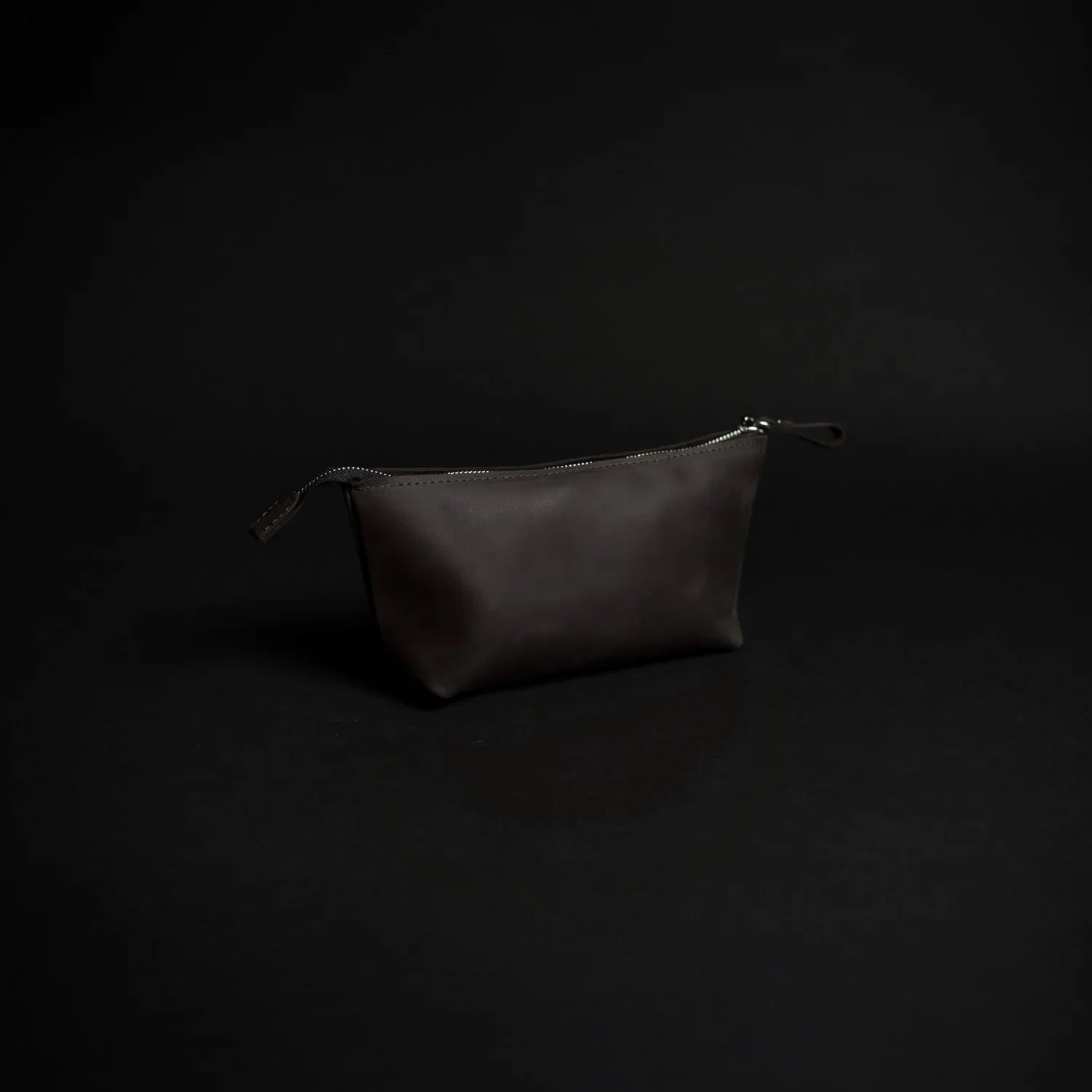 Leather Cosmetic Travel Bag – Matte Waxed Finish | Allure