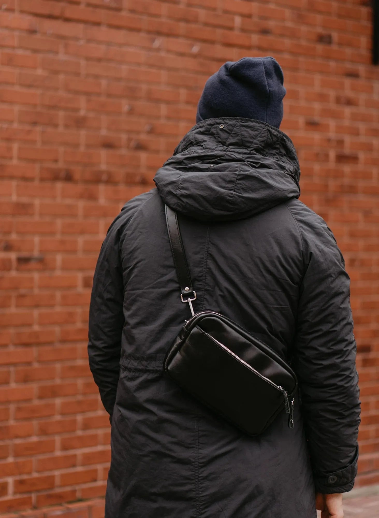 Leather Crossbody Bag with Zipper | Smooth Black - Wenderfarer