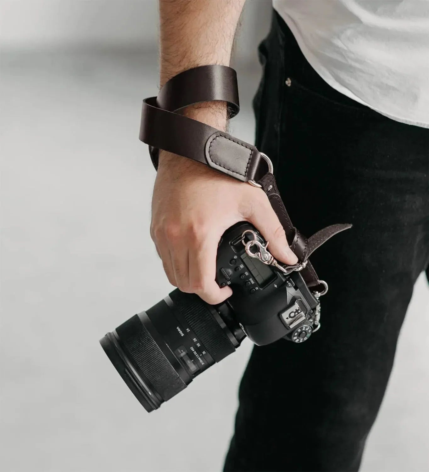 Leather Camera Neck Strap – Adjustable for DSLR & Mirrorless Cameras