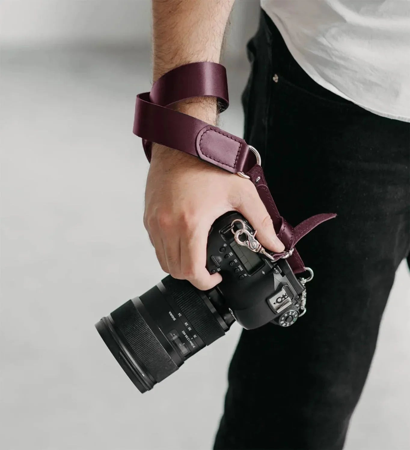Leather Camera Neck Strap – Adjustable for DSLR & Mirrorless Cameras