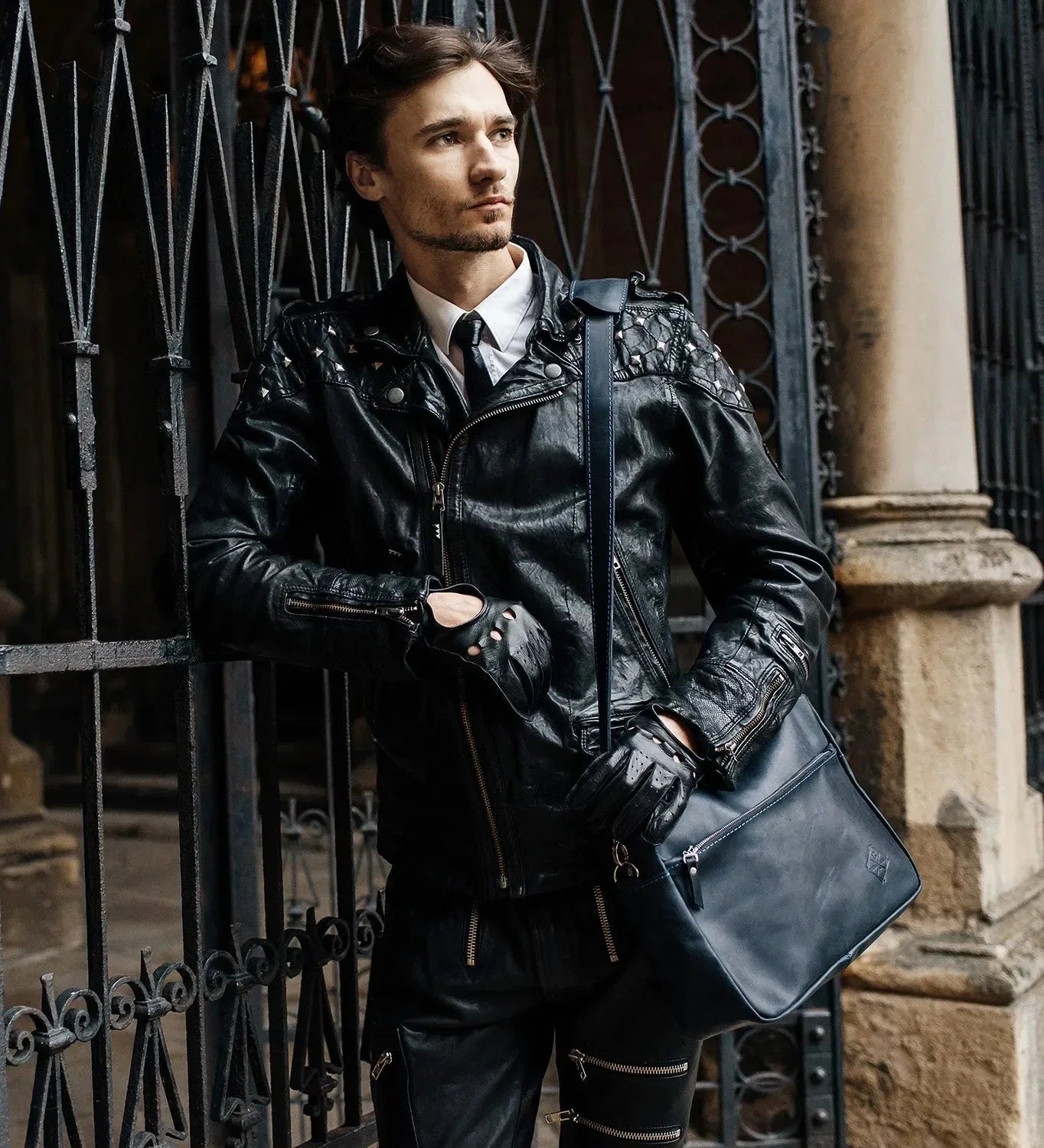 Everyday Leather Messenger with Zip | Squad