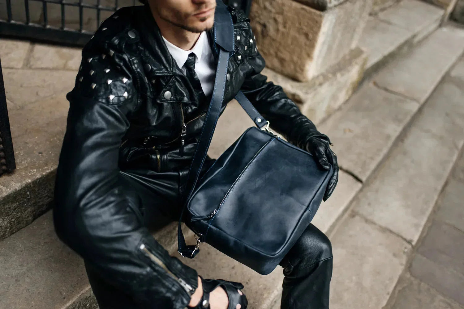 Everyday Leather Messenger with Zip | Squad