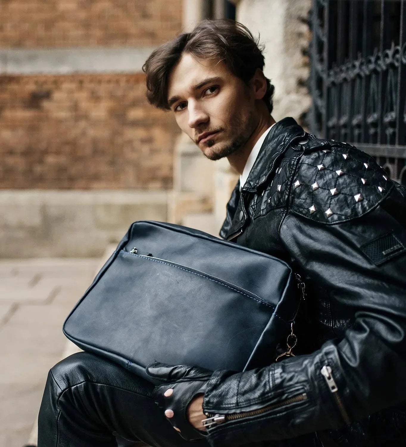 Everyday Leather Messenger with Zip | Squad