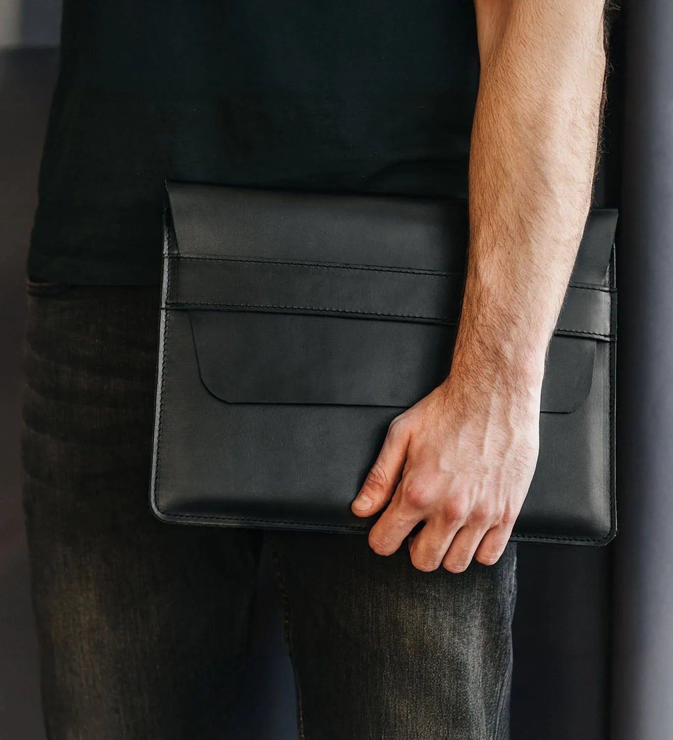 Timeless Leather MacBook Sleeve – All Sizes with Felt Lining
