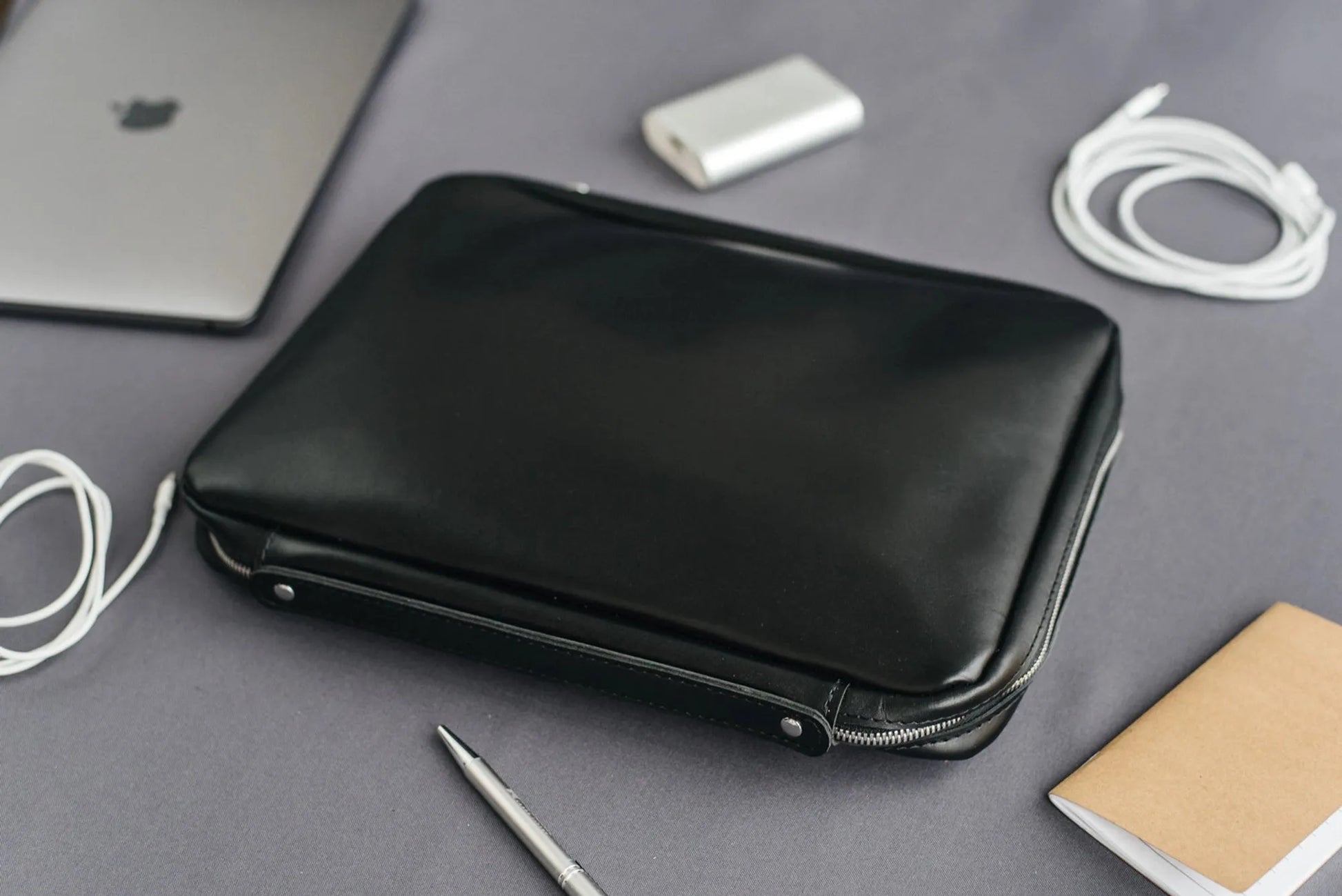 Leather A4 Tech Folio Organizer | Black - Wenderfarer