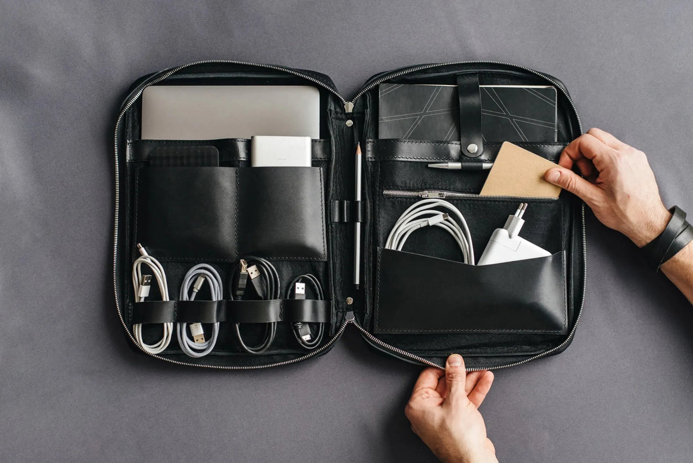 Leather A4 Tech Folio Organizer | Black - Wenderfarer