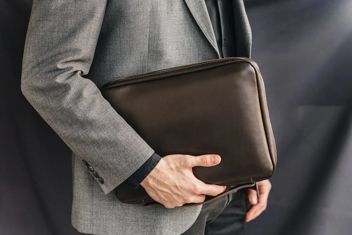 Smooth Leather A4 Folio for Laptop, Cables, Documents