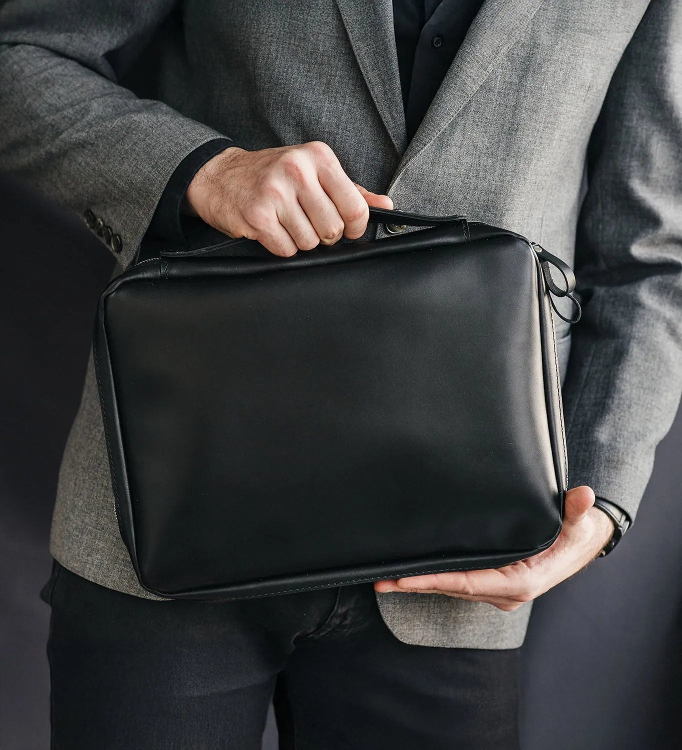 Smooth Leather A4 Folio for Laptop, Cables, Documents