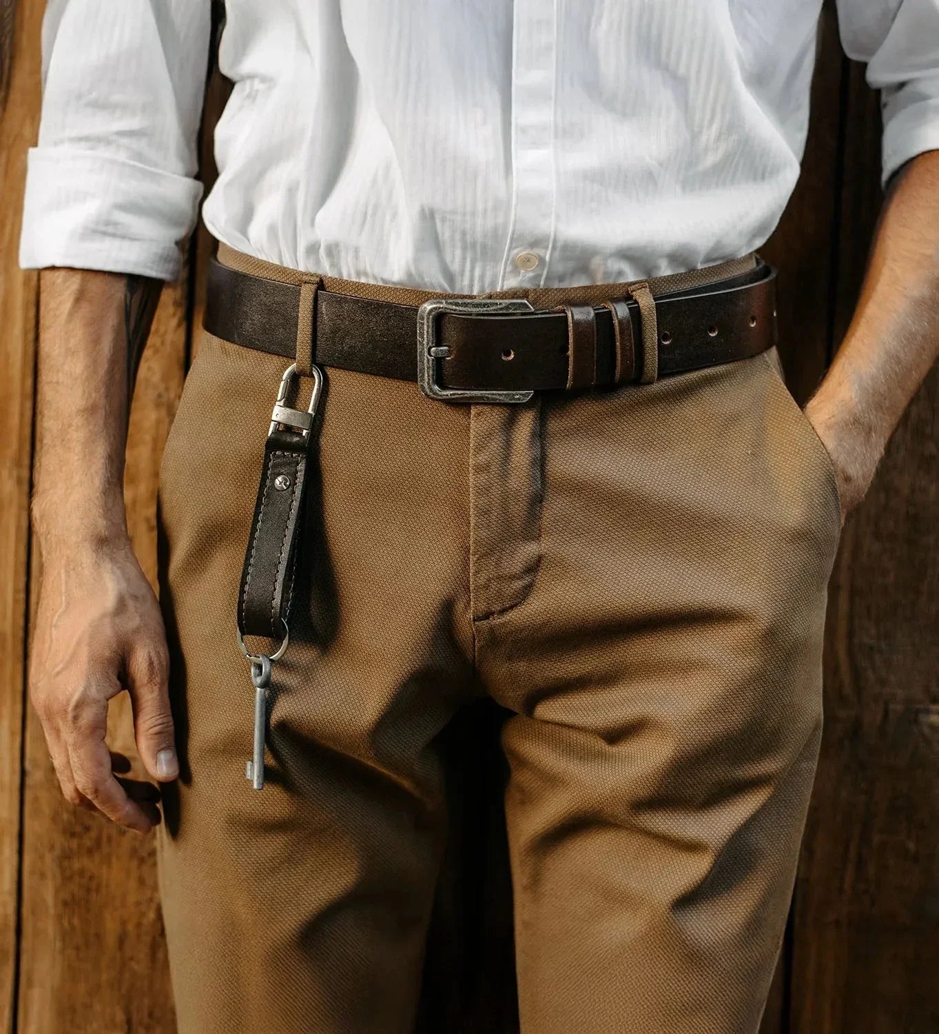 Men’s 1.5" Veg-Tanned Leather Belt with Antique Silver Buckle