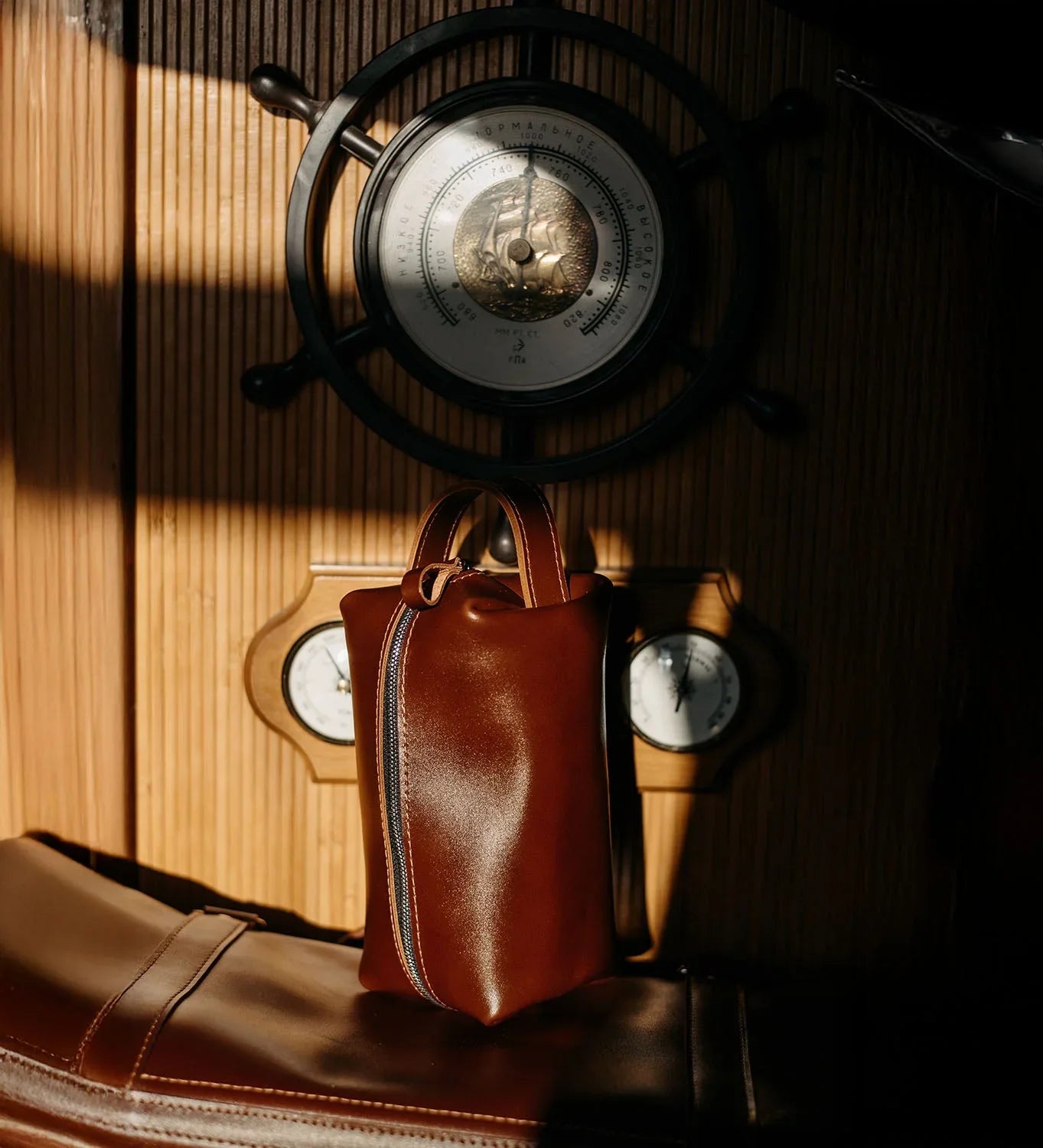 Smooth Leather Dopp Kit – Travel Toiletry Bag for Men