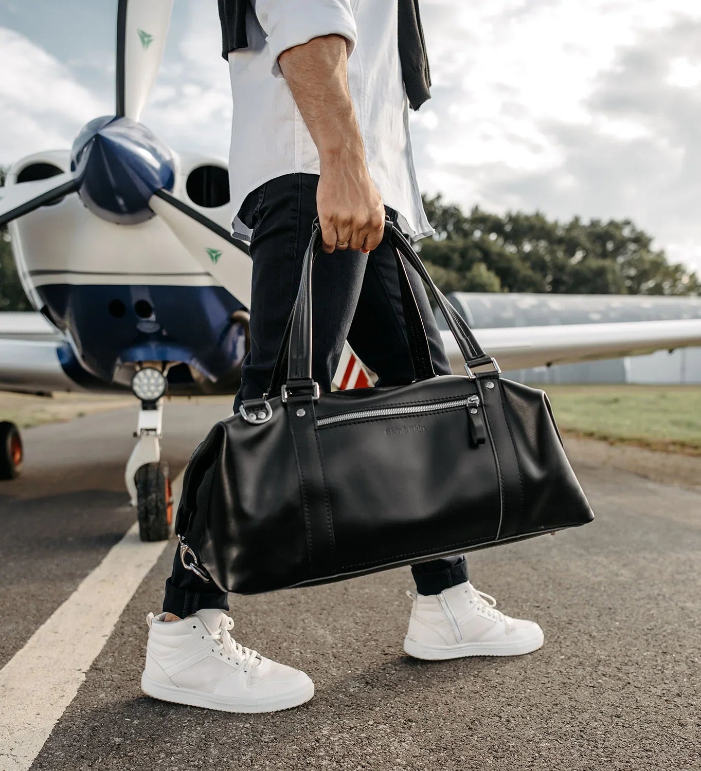 Smooth Leather Travel Bag – Men's Duffel for Weekend Getaways | Stout
