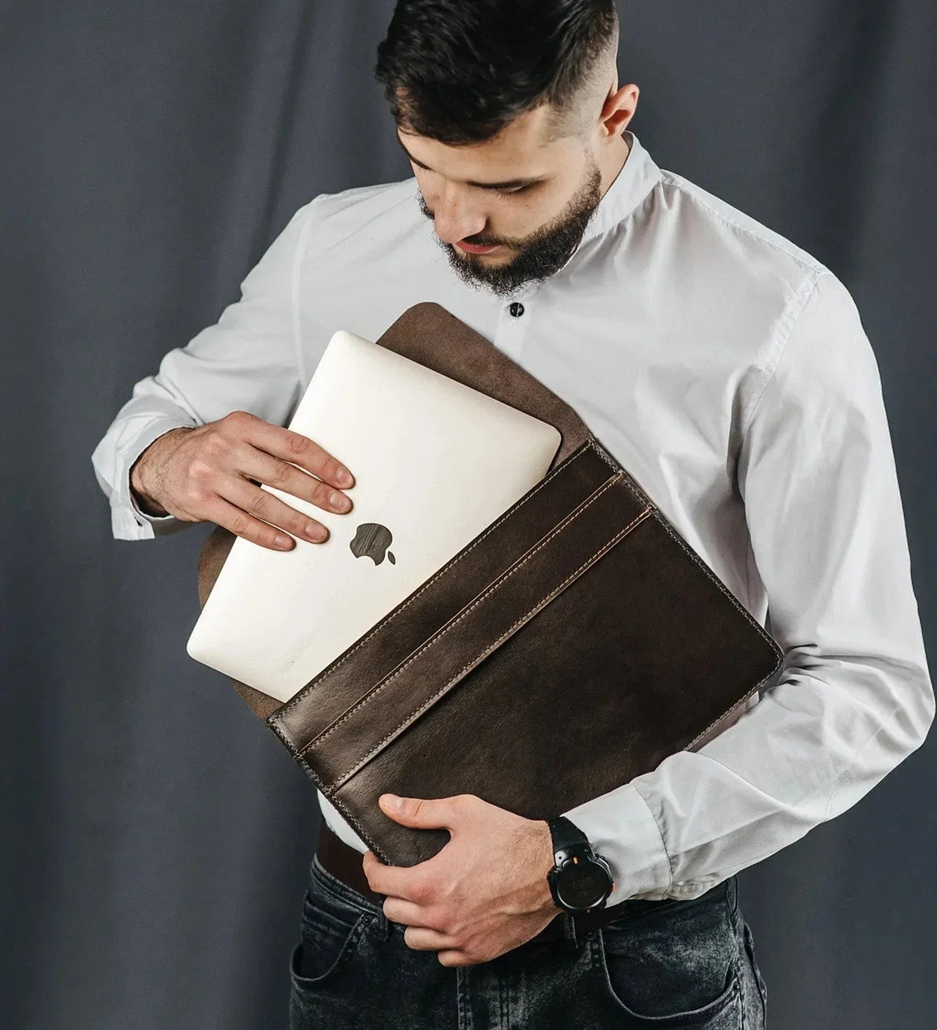 Timeless Leather MacBook Sleeve – All Sizes with Felt Lining